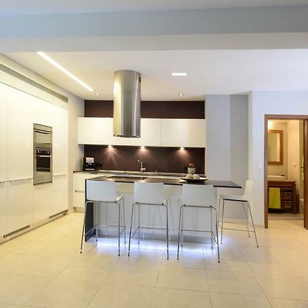 Spacious Fully Equipped 3Bd 2Bath Apt In The Heart Of City With Balconies Ac And Fast Wifi #2 Heraclión Exterior foto